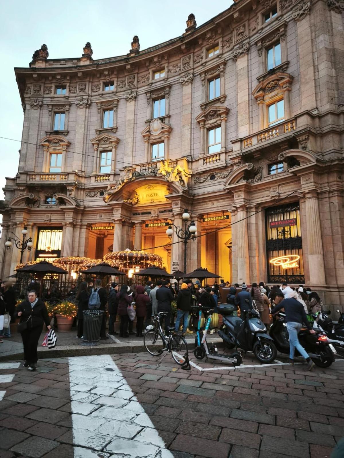 Peony House - 10 Min Duomo Milão Exterior foto